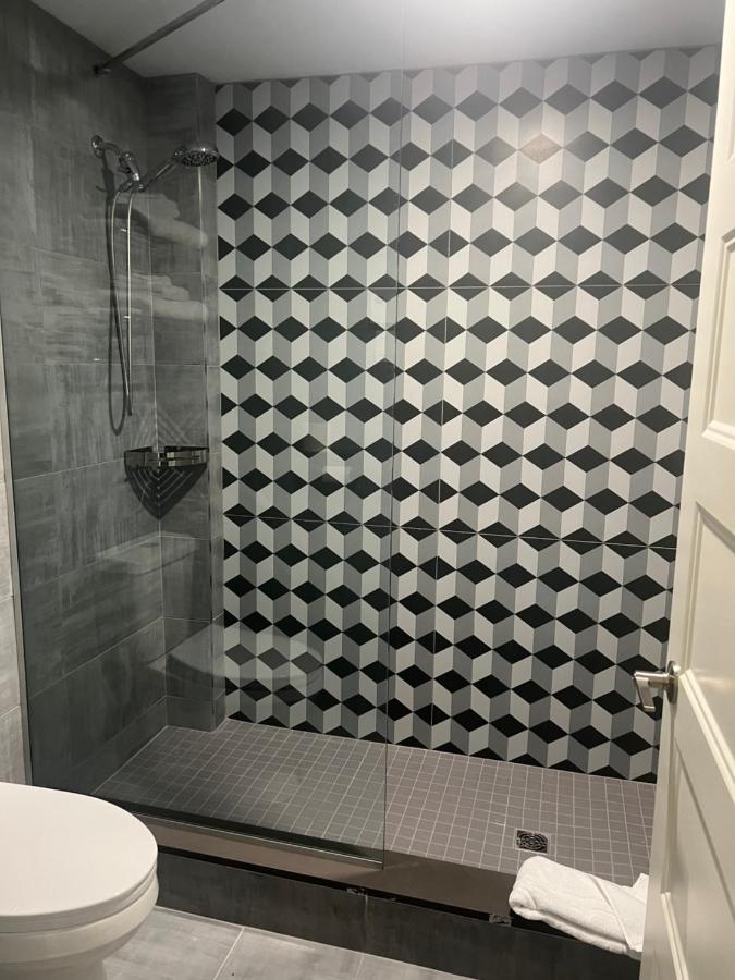 Complexe Dix80 Motel Мон-Лорие Екстериор снимка
