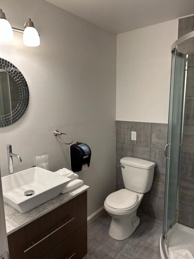 Complexe Dix80 Motel Мон-Лорие Екстериор снимка