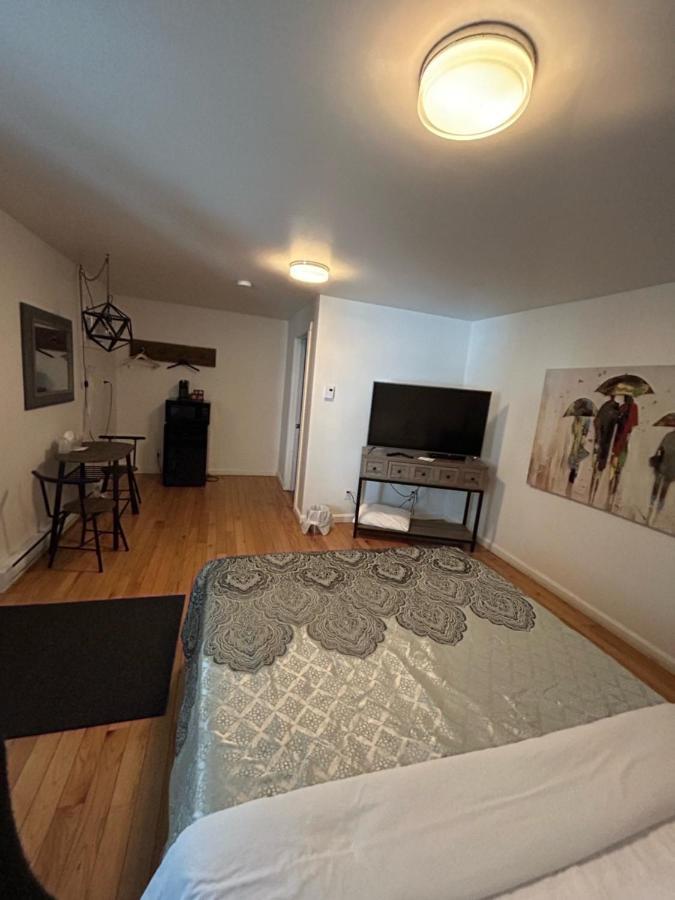 Complexe Dix80 Motel Мон-Лорие Екстериор снимка