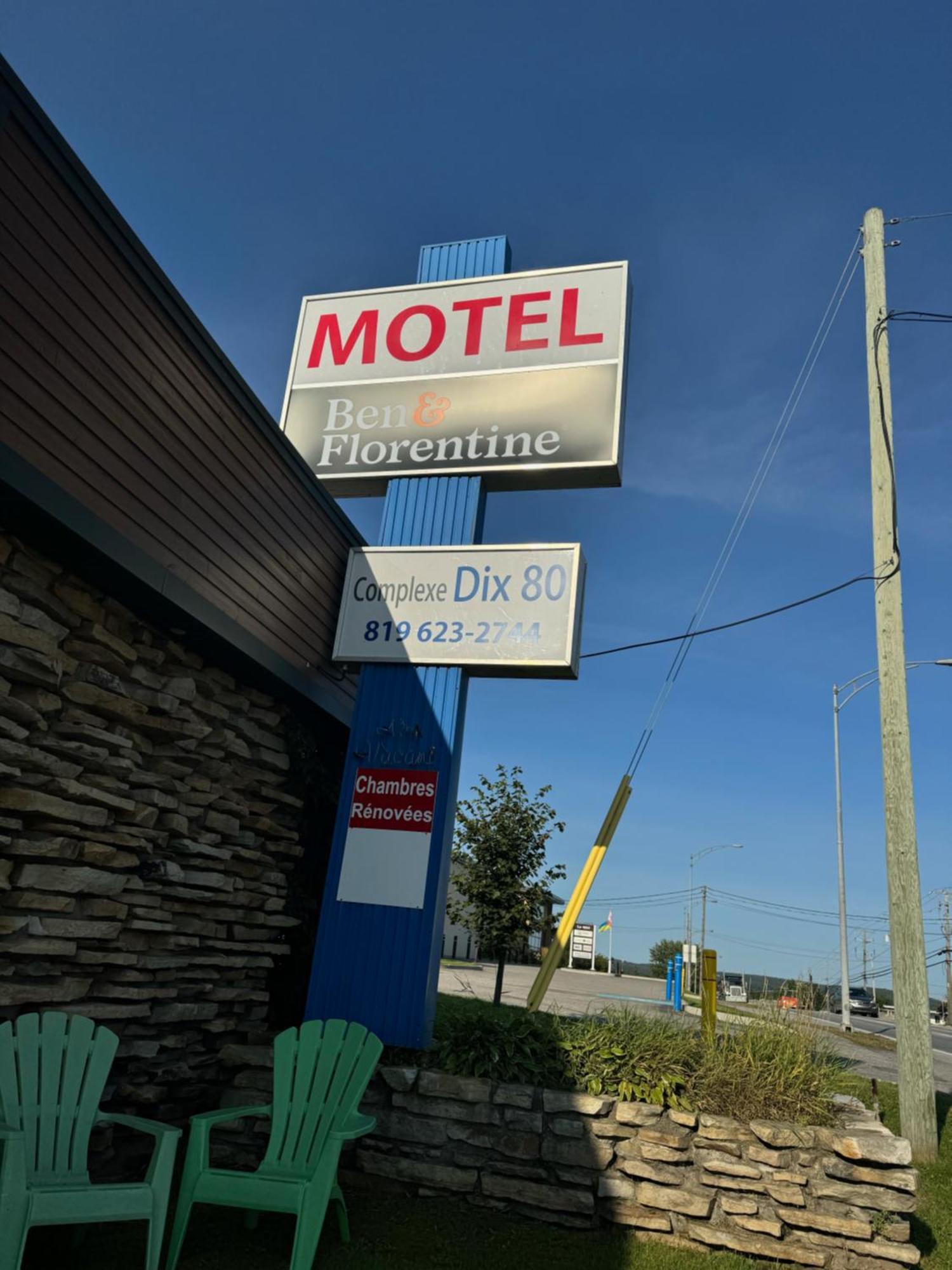 Complexe Dix80 Motel Мон-Лорие Екстериор снимка