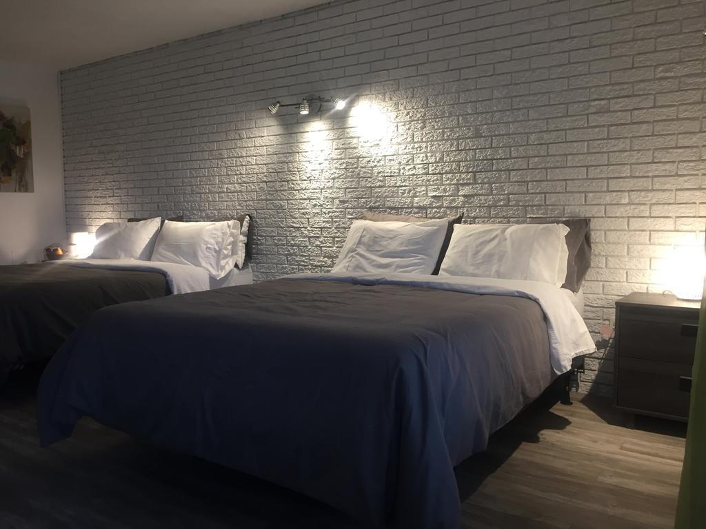 Complexe Dix80 Motel Мон-Лорие Екстериор снимка